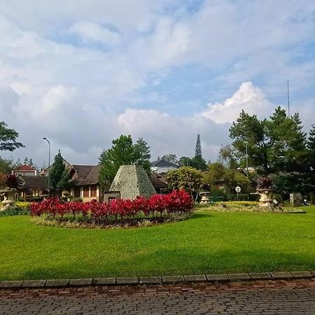 Designer Villa Tokyo Cianjur Εξωτερικό φωτογραφία