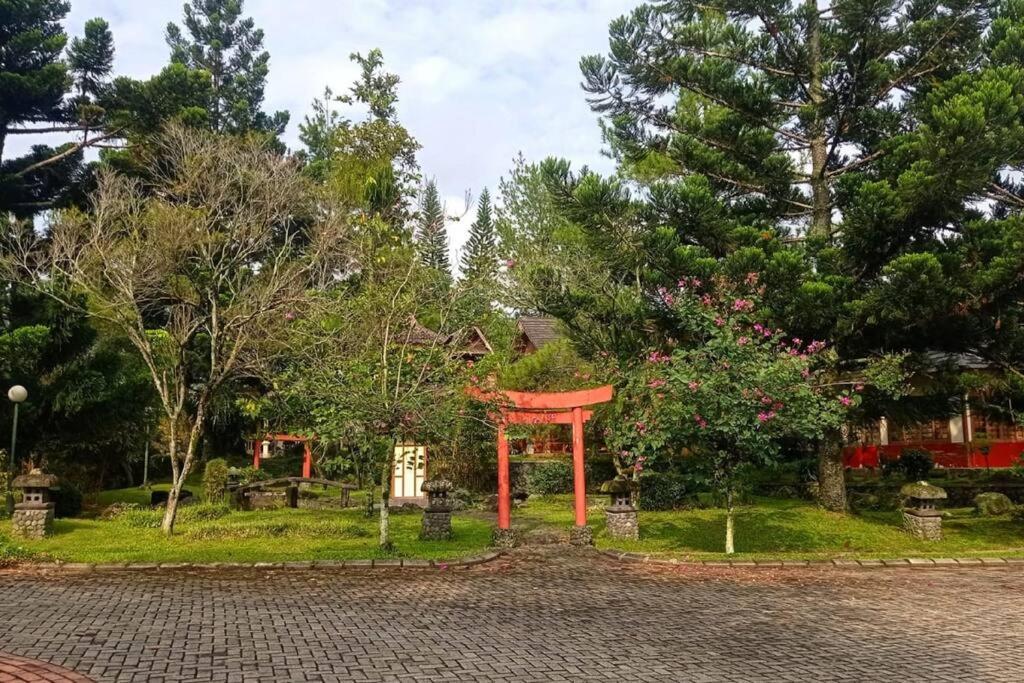 Designer Villa Tokyo Cianjur Εξωτερικό φωτογραφία