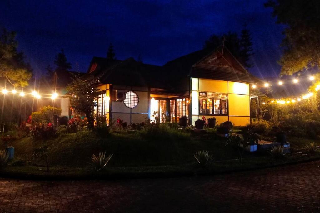 Designer Villa Tokyo Cianjur Εξωτερικό φωτογραφία