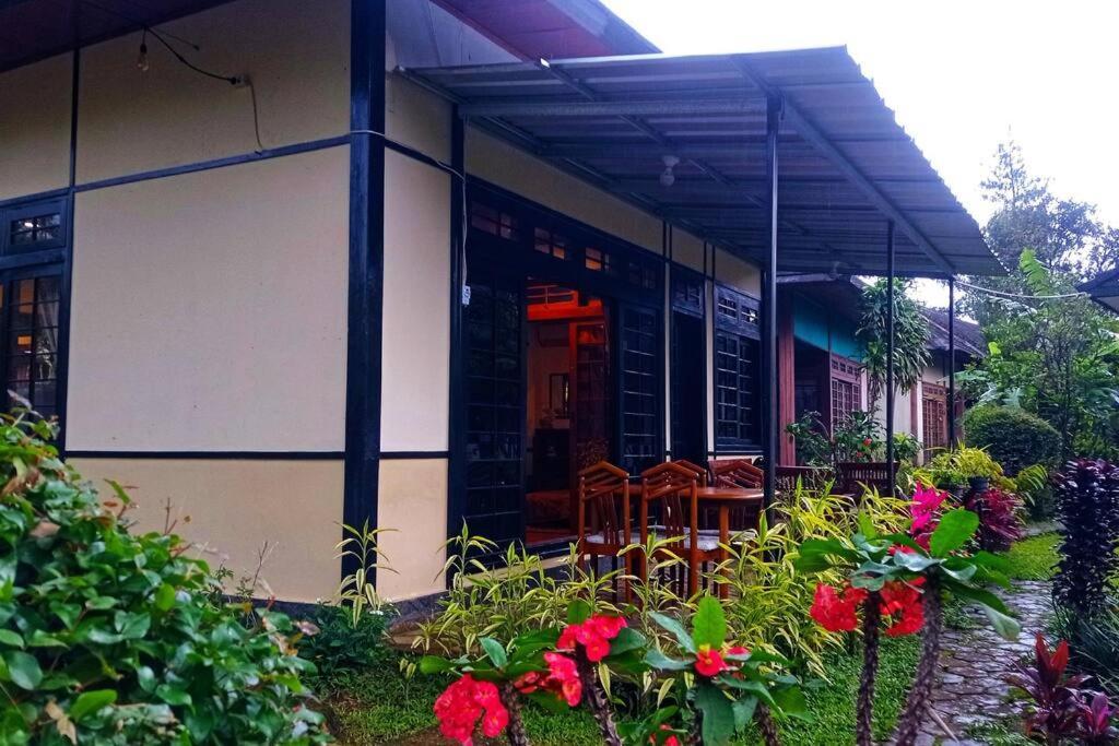 Designer Villa Tokyo Cianjur Εξωτερικό φωτογραφία