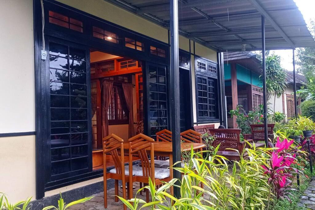 Designer Villa Tokyo Cianjur Εξωτερικό φωτογραφία