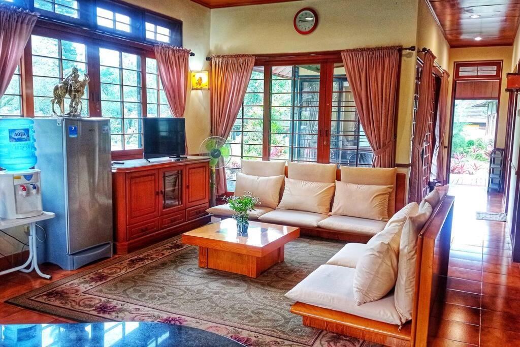 Designer Villa Tokyo Cianjur Εξωτερικό φωτογραφία