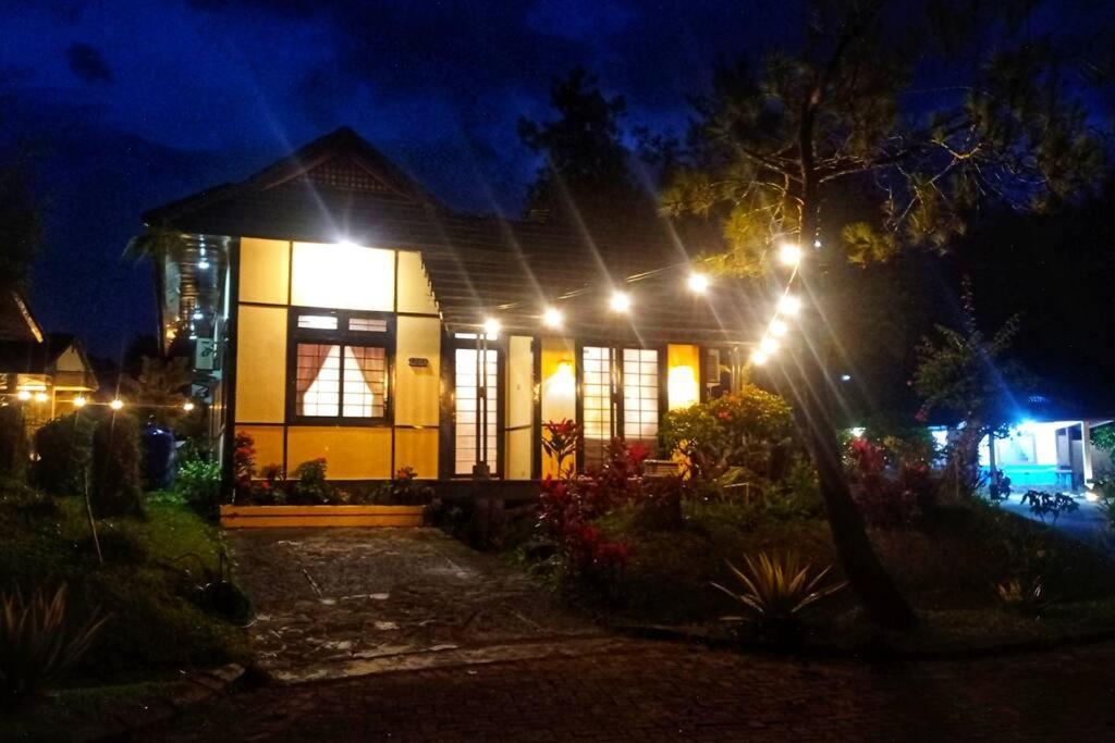 Designer Villa Tokyo Cianjur Εξωτερικό φωτογραφία