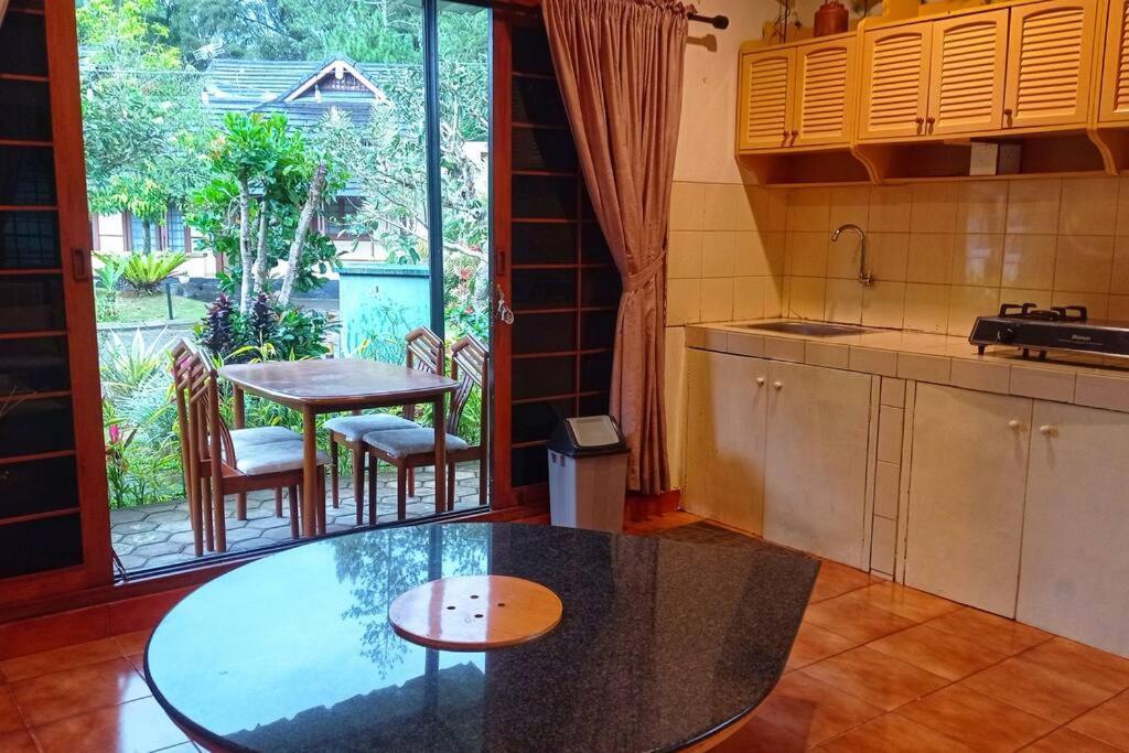 Designer Villa Tokyo Cianjur Εξωτερικό φωτογραφία