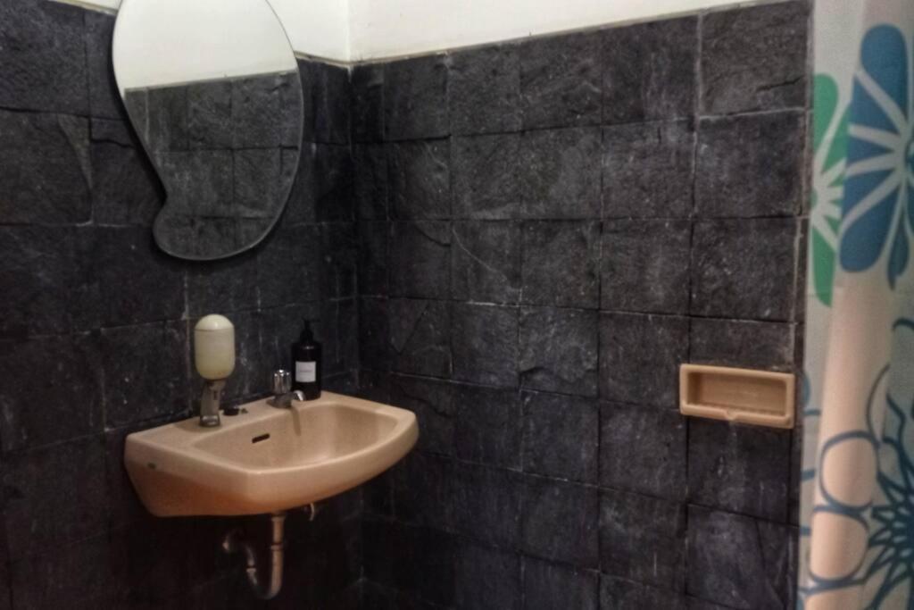 Designer Villa Tokyo Cianjur Εξωτερικό φωτογραφία